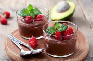 Mousse de chocolate vegano con aguacate